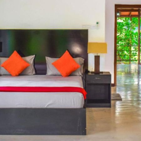 Aqua Exotica Wellness Retreat Hotel กัมโปลา ภายนอก รูปภาพ