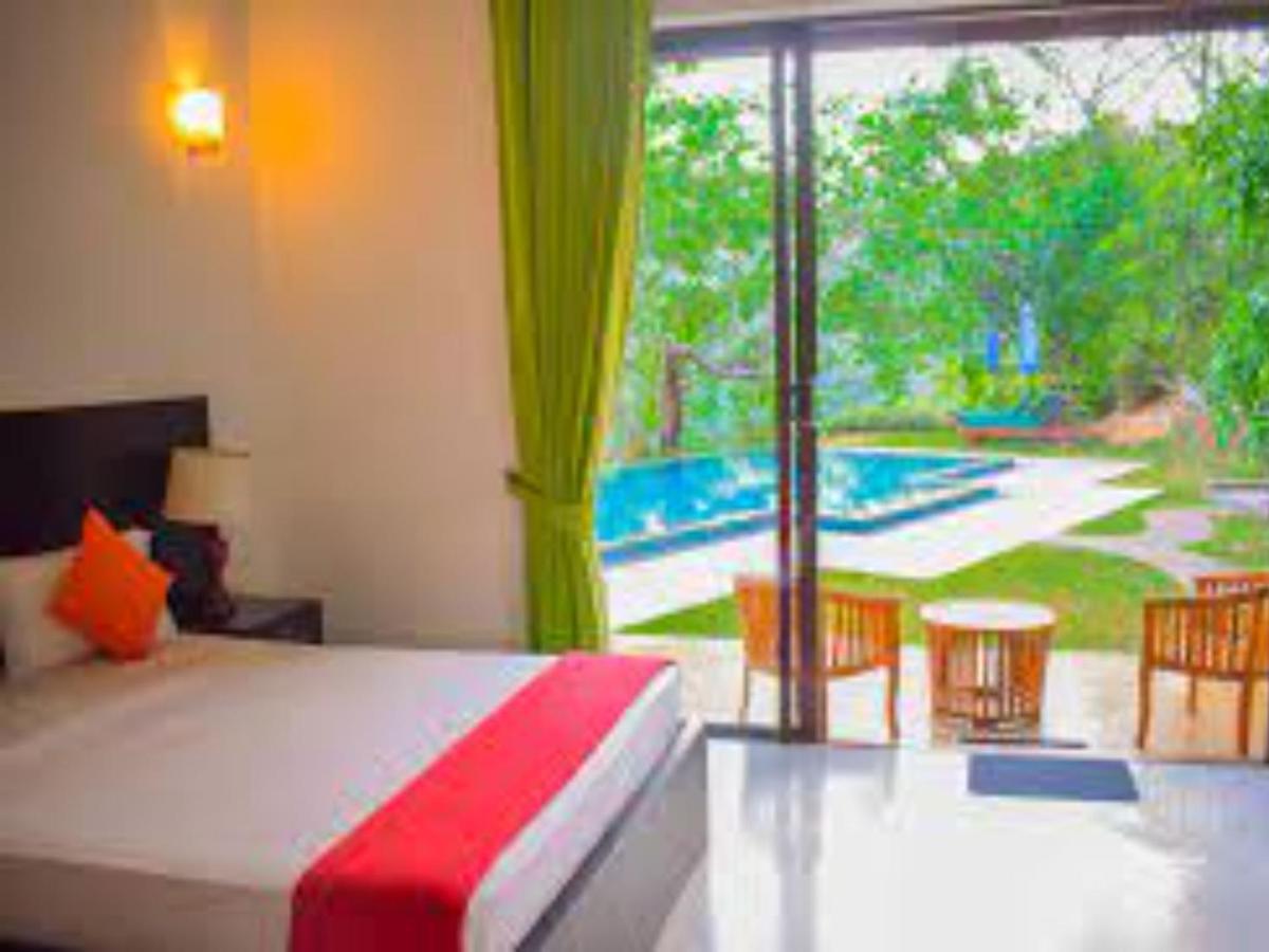 Aqua Exotica Wellness Retreat Hotel กัมโปลา ภายนอก รูปภาพ