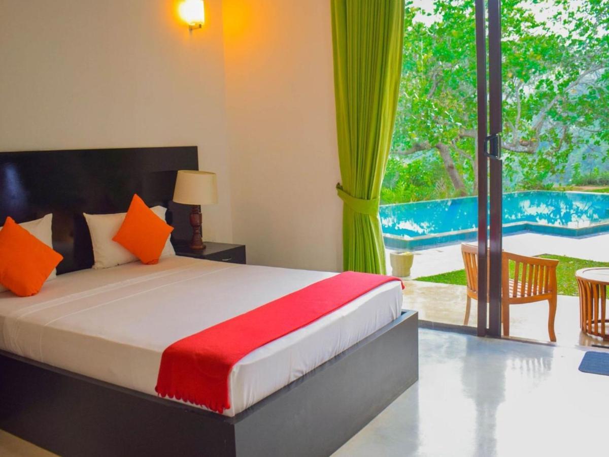 Aqua Exotica Wellness Retreat Hotel กัมโปลา ภายนอก รูปภาพ